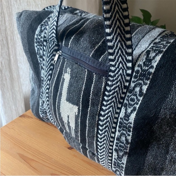 Peruvian Alpaca Artisan Padded Duffle in black and gray - Picture 5 of 12